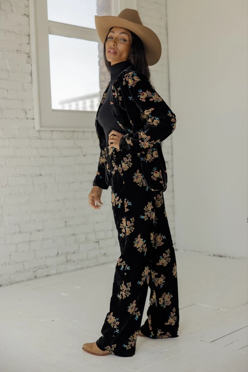 Crowd Of Thousands Floral Blazer - Image 17