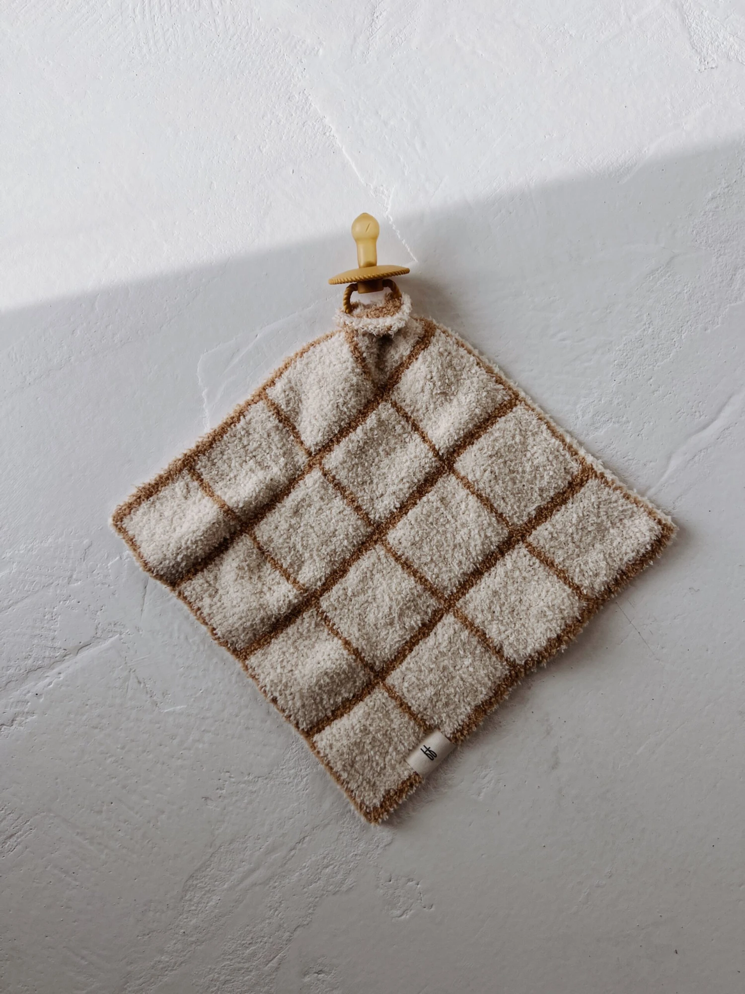 Golden Grid | Lovey - Image 2